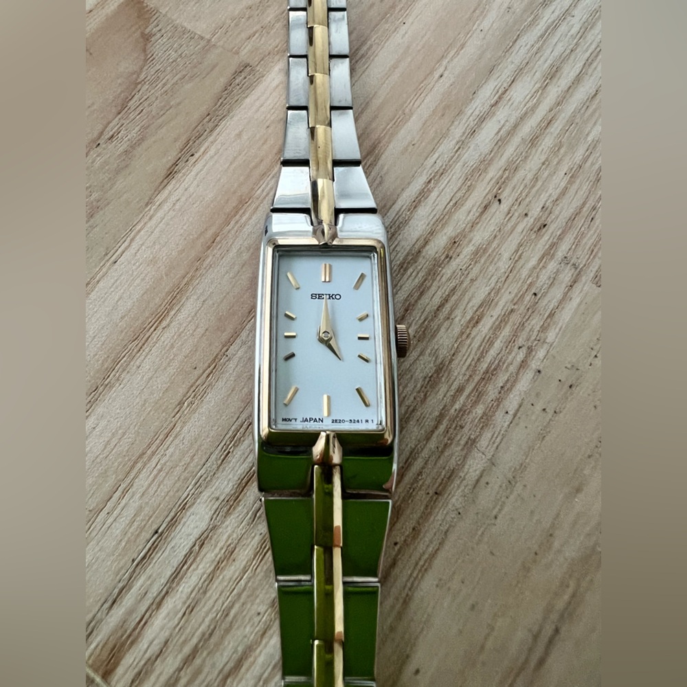 Seiko Ladies Two-Tone Bracelet White
Rectangular Dial dress watch NEW BATTERY